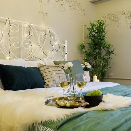Cozy Studio Overlooking The Old Town Bukarest Eksteriør billede