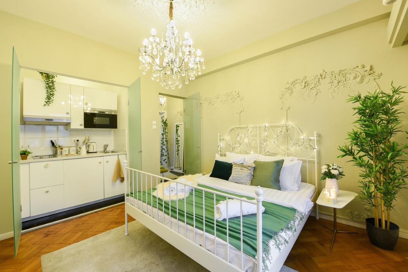 Cozy Studio Overlooking The Old Town Bukarest Eksteriør billede