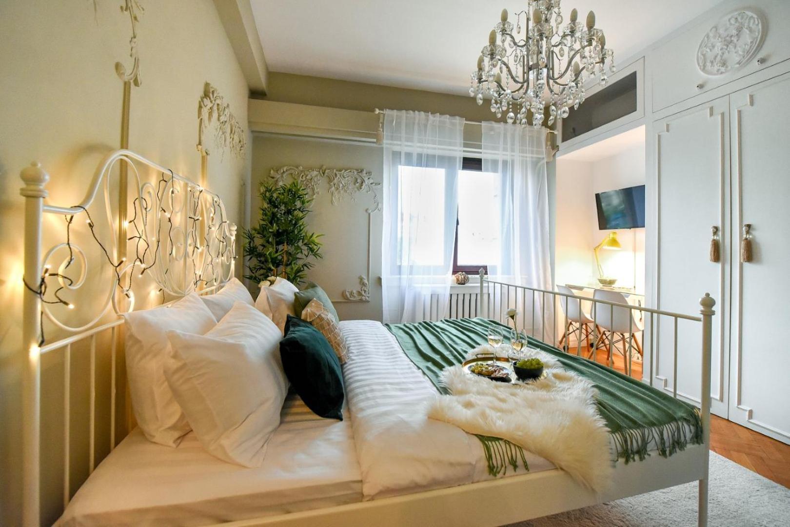 Cozy Studio Overlooking The Old Town Bukarest Eksteriør billede